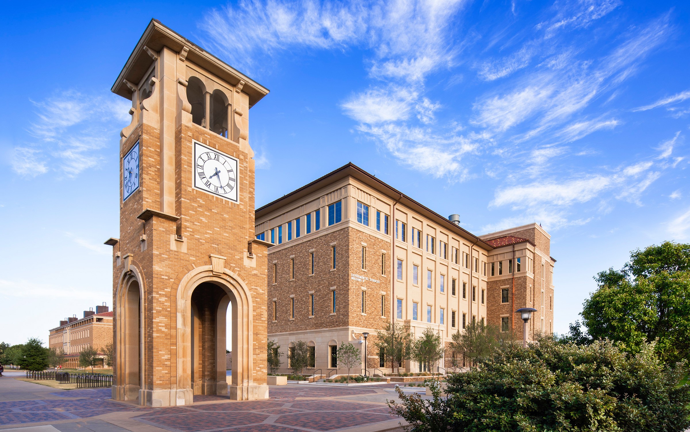 1_Texas-Tech-University-Experiential-Sciences-Building_exterior-with-clock-tower.jpg